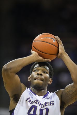  Shawn Kemp Jr. led the Huskies in the first half with 8-points.